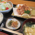 やま瀧 - ランチタイムの唐揚げ定食