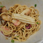 煮干し中華そば 一剣 - 最後に酢をひとまわしかけて