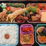 山沢仕出し店 - 1500円のお祝い弁当