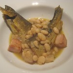 ル・ヴァンキャトル - リクエスト食材：和歌山産子持ち鮎コンフィのカスレ　鮎が強引にカスレに。量も凄かった。