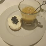 ル・ヴァンキャトル - アミューズ（キャビアとレモンクリームのブルスケッタ、フォアグラとセップ茸の泡）