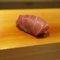 鮨 あらい - 背中のまぐろ。