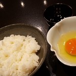 鉄板焼 富貴亭 - たまごかけご飯これから作ります
