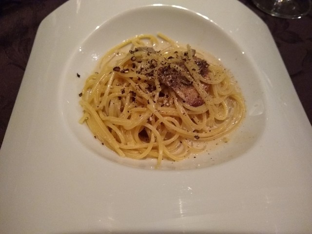 Piano Dining Gardenia