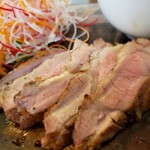 COLT agingbeef&grill - もち豚肩ロース肉のグリル