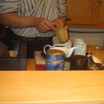 寿し道 桜田 - お茶入れ