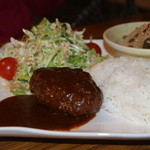 ICHI - 昼のランチ　ハンバーグ定食　７００円
