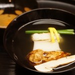 もめん - 松茸と鱧の吸い物。