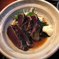 土佐料理 祢保希 赤坂店 - 分厚い切りつけ方は土佐らしさがある