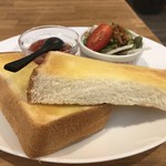ごはんカフェ ひといき - 基本は、トースト半分とゆで卵(2019.10.3)