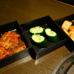 焼肉 炙屋武蔵 - キムチ3種