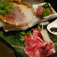 焼肉 炙屋武蔵 - ユッケ3点