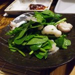 Kushiyaki Ganchan - 蛸とほうれん草のサラダ