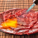 金山肉割烹 肉の権之助 - 権之助名物 炙りとろにく

