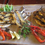 鮎の塩焼きと鮎の飴炊き盛り合わせ