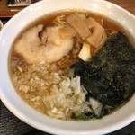 拉麺 ゆうき - 海苔の下に味玉半分