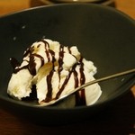 茶茶 - コースのアイス（デザートは別にあります）