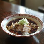 おお田ラーメン店 - たまり醤油ラーメン 650円