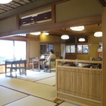 尾花 - 店内は椅子席に