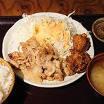 てけてけ - 生姜焼きと唐揚げ定食920円