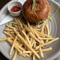 ウルフギャング・パック カフェ 愛知芸術文化センター店 -  ウルフギャング・パック カフェ 愛知芸術文化センター店 -