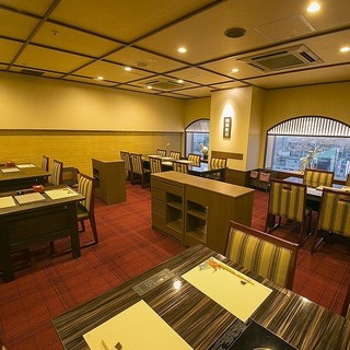 【夜景】御堂筋沿いの夜景を眺めながらお食事を愉しめる♪