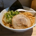 ラーメン屋 まる - 豚骨醤油