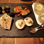 a La Bouteille - 前菜もりあわせ。