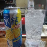 伊勢屋酒店 - 氷結レモンロング。