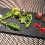 レストラン バカール - 日本各地から取り寄せた有機野菜とズワイ蟹と蟹味噌のバーニャカウダ