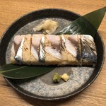 美酒佳肴 ゆらく - 〆さば赤しゃり寿司