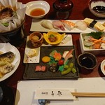 和料理 と魚 - 旬菜彩り
