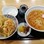 ウエスト - かき揚げ丼セットのかけうどん付きです。(2019年10月)