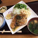 菱田屋 - カジキマグロ定食
