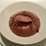 レ セゾン - チョコレートのスフレ (soufflé's chocolat, ganache café, glace Yamazaki)