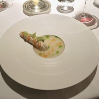 レ セゾン - ラングスティーヌ 葡萄(シャインマスカット)とフヌイユ(フェンネル、フィノッキオ)のアンサンブル (langoustine assaisonnée de raisin et fenouil)