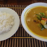 Robu roi - 旬野菜にスープカレー ￥1,380