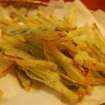 ふくろう亭 - ラッキョの葉の部分