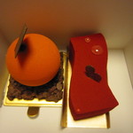 パーラー ローレル - 箱を開けて見てビックリ！こんなキレイなケーキが。