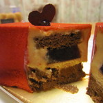 パーラー ローレル - 中には、チョコレートムースと葡萄ゼリー。