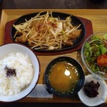 Oshokujidokoroakanaya - 牛ホルモン焼き定食