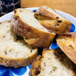 ビゴの店 - 本物のフランスパンにこだわりつつ、日本人の舌に合うように改良を続けたビゴさん。