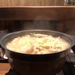 呑み処 笑太 - 豚バラチーズ鍋(火が通った頃)