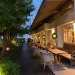 コロニアルガーデン - 現在は店舗前の植栽はございません