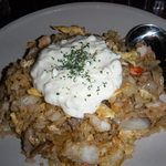 マゴコロ - チャーハンに自家製タルタルを乗せて(^^)