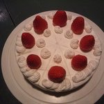 ビーンズ - イチゴのショートケーキ　１cut　３８０円