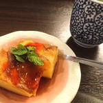 きっちん榮楽 - 夜定食にはデザートもつきます。