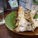 大衆酒場ドリーム - めかじきのアラ塩焼き（側面）