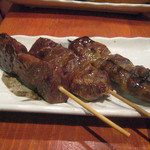 椿 - 馬肉串刺燻製