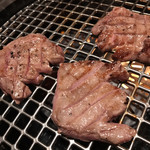 神戸牛 焼肉 利休 - 